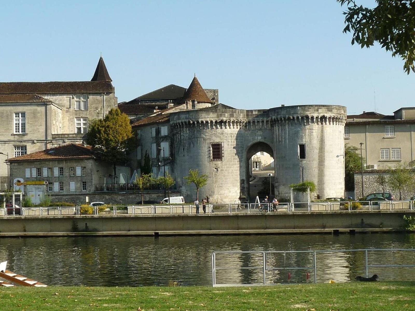 Maison Meire Studios Cognac Bagian luar foto