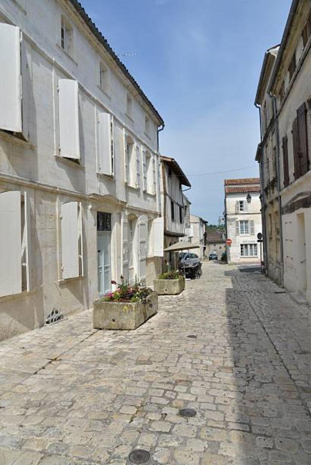 Maison Meire Studios Cognac Bagian luar foto